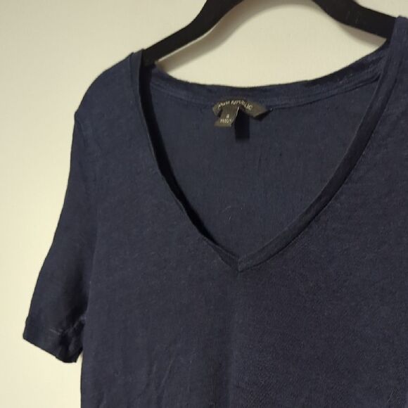 Banana Republic Blue Fitted Short Sleeve Tee - Picture 2 of 4